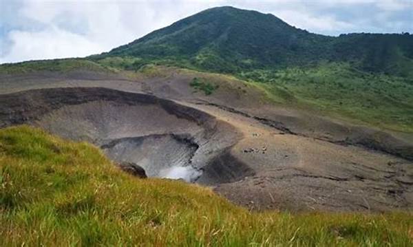 Gunung Lokon Di Tomohon Jadi Destinasi Favorit Pendaki