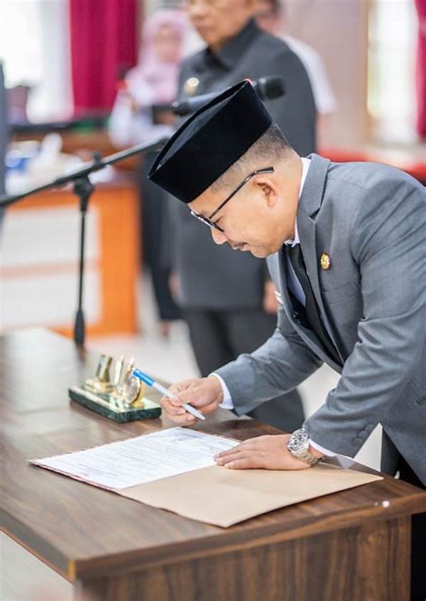 Isu Rotasi Pejabat Pemda Sulteng Picu Pro-kontra Pengamat